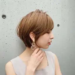 【白髪ぼかし ＊ ハイライト】 & カット✂︎   現在ショート、ミディアムの方限定で募集しております　メンズ可