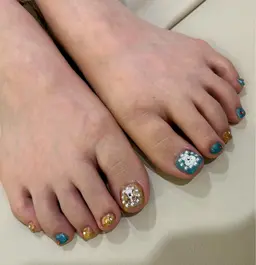 フット　デザインネイル（オフ・ケア込み）