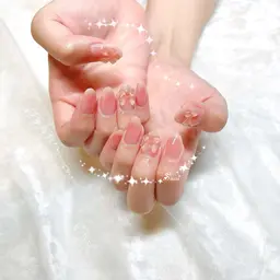 【24歳以下限定・オフなし】 チークネイル + パーツ🪄