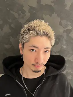 初めての方限定‼️カッコイイ金髪カラー✨️『整髪料購入必須』