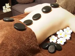 リラクゼーションストーン全身マッサージ(フットバス付)