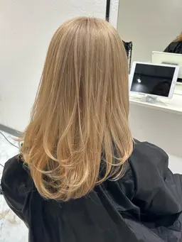 【半額以下で艶のあるハイトーンを‼️】カット+ダブルカラー