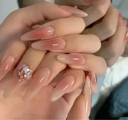 SNS大人気❤️チークネイル💅初回ジェルオフ無料🆓ハンドケア付き🧸