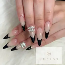 大人気💞フレンチネイル