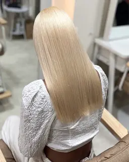 【人気No.1🪩👱🏻♀️🤍】トリプルカラー(ブリーチ込み) + ケアトリートメント🛁🫧