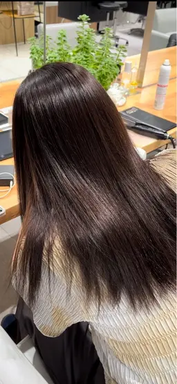 ☔️湿気でも綺麗☔️艶髪縮毛矯正✨