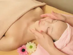 【☘️美肌管理No.1】小顔コルギ+毛穴洗浄+VC導入+肩首デコルテ+ヘッド+耳ツボ60分4400円