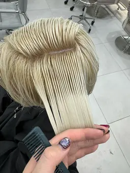 ブリーチリタッチとダメージ補修特化ケラチントリートメント✨