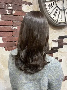 【寒色系ダブルカラー】🌟ブリーチ有り(フル)＋オンカラー✨イメージ写真持ち込み可🩵アッシュ、オリーブ、シルバーなど