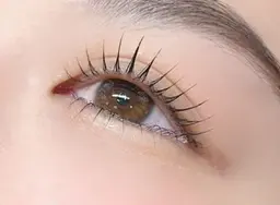 パリジェンヌラッシュリフト上￥6800→￥4500🏖️高濃度美容液とコーティング剤付き✨アイシャンプー付き👀