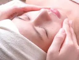 小鼻やあごのごわついた肌のお助け毛穴洗浄♪触り心地や透明感あるお肌へ。いつでも自信のあるお肌へ◎