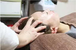 スマホ、PC疲れに　ドライヘッドスパ45分