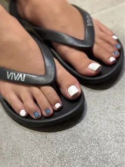 🍒フットネイルワンカラー＋フットバス🍒(オフあり)