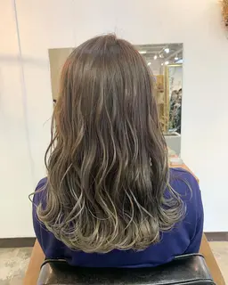 ケアブリーチデザインカラー＋活性ケラチントリートメント9ステップ