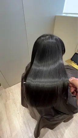 【クセが気になる方へ】　艶髪ストレート（縮毛矯正）+カット