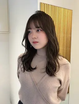 【ミニモ学割🎀ミディアム・ロング限定】似合わせカット+艶トリートメント (当日予約不可)