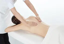 毎日の足のむくみを解消したい！膝周り・ふくらはぎ・足裏が気になる方へ♥️足元のマッサージ✨フットバス付き