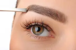 【12月】☆美眉☆アイブロウワックス脱毛☆彡毛量調整+間引き付き！6600円➡3500円/メンズOK