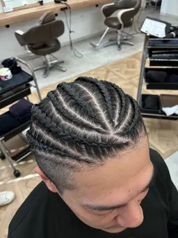 コーンロウ➕刈り上げ、フェード⚠️メンズのみ