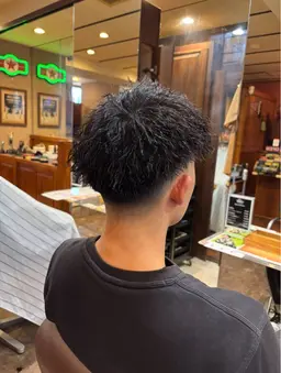 カット＋ツイストパーマ（ピンパーマ）