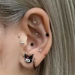 耳つぼジュエリー6粒👂💎（片耳3粒）