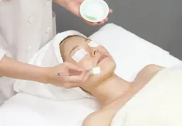 エクスビアンス　フェイシャル　　うるつや肌へ