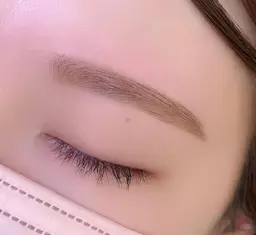 「アイブロウスタイリング」黄金比＋ワックス脱毛＋間引き＋メイク付き