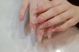 練習モデル/ハンド🍓🍓🈷️木金土日10:00から🍓長さだし✖️チークネイル➕パーツ2個💅￥6,980