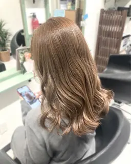 白髪染めから明るくしたい方はこちら❣️ブリーチなしのダブルカラー✨️普通のカラーを2回して明るく染めるカラー💫⭐︎