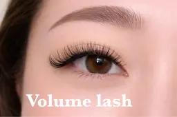 【オフなし】ナチュラルLEDボリュームラッシュ300本💙