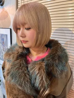 🫧髪のダメージを最小限に🫧全頭ケアブリーチカラー＋トリートメント+カット💇‍♀️