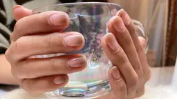 ジェルネイルカラグラ（初回、1ヶ月以内オフ無料）1ヶ月以上のオフ➕1100円