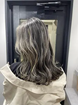 (訳ありクーポン)ナチュラルハイライト+カラー+クイックトリートメント(安価のため終了時間は指定できません)