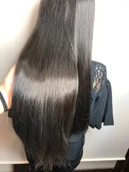 サラ艶コスメストレート髪質改善+カット+極潤超音波3Stepトリートメント‼️
