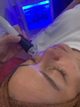 ☆ハイドラフェイシャル☆つるんっと卵肌AQUAピーリング