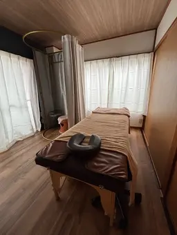 黄土よもぎ蒸し　30​〜​40分