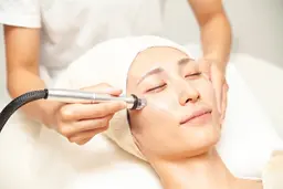 滋賀初導入！水光アクアピールで毛穴汚れスッキリ✨水滴超音波LDMまたはコラーゲンフィラー(リフトアップ)にてお仕上げ🫧