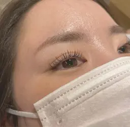 平日10時​〜​16時限定♡エクステ(60分コース)orパーマorアイブロウ どれでも＋選べるオプション付き⚠️詳細確認必須