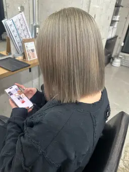 『伸びた部分だけ◎』根本ケアブリーチ+エドルカラー+Aujuaケアマスク