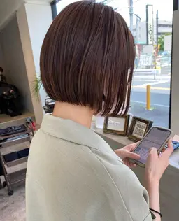 【スタイリストデビュー記念】✂️デザインカット＋色持ちTr✂️