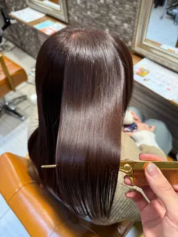 【1月限定🎍女性のみ】一年のご褒美に◎カット＋艶カラー＋集中補修TR