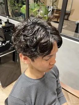 【メンズ】カット+パーマ　4400円👑　〈イメチェンしたい方ぜひ🔥〉　[ニュアンス　ツイスト　スパイラル　ツイスパ]