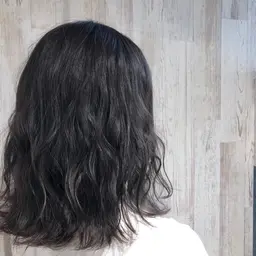 ✨白髪染め➕ブロー込み✨ 平日の午後から限定⚠️掲載サロンで行います。