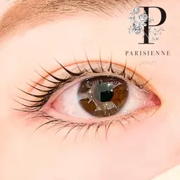 パリジェンヌラッシュリフトorまつ毛パーマ❤️メイクのお直し（フルメイクも可能です✨）付いてます🌟