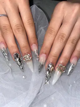 長さ出し10本💅やり放題、当店オフ込み