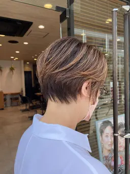 【白髪ぼかしハイライト】ハイライト＋トリートメント¥16500