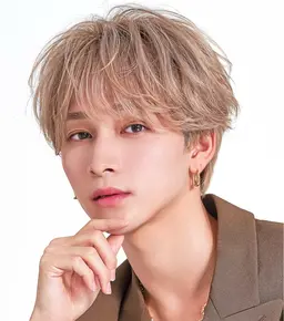 🎨8・9月限定🎨ブリーチ＋カラー🌈透明感ハイトーンカラー✨渋谷✨ダブルカラー　韓国ヘア　センターパート