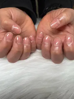 長さカット→形形成(ファイリング)→甘皮処理→表面の整え→仕上げ(オイル、ハンドクリーム)✨