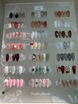 ハンドネイル🎉【新規オフ込み】💅トレンドデザイン、簡単な持ち込み2本可能❣7980