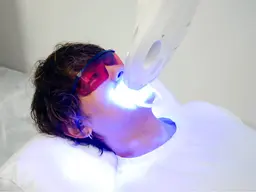 セルフホワイトニング16分×2回照射¥9,960→¥6,970